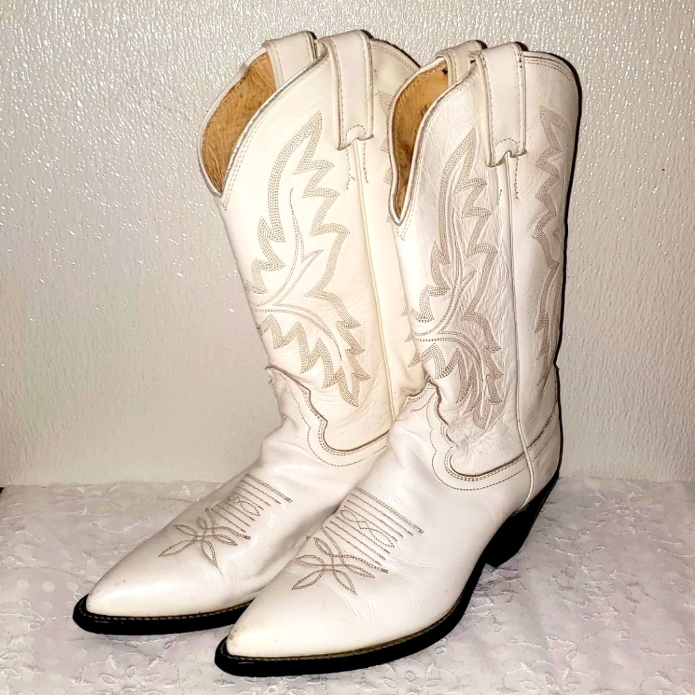 White Justin Style Cowgirl Boot